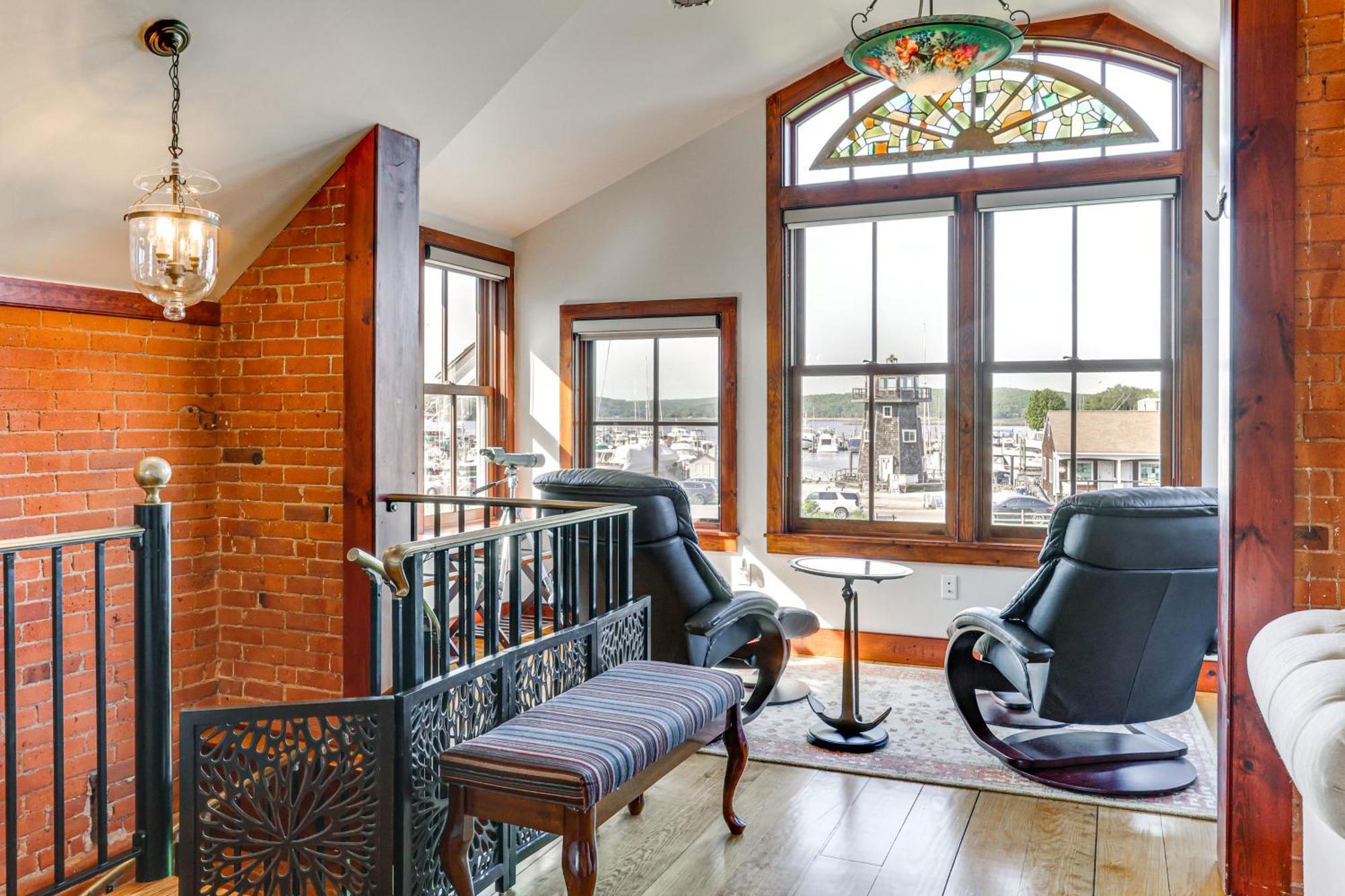 Downtown Essex Apartment - Steps To River! Екстериор снимка